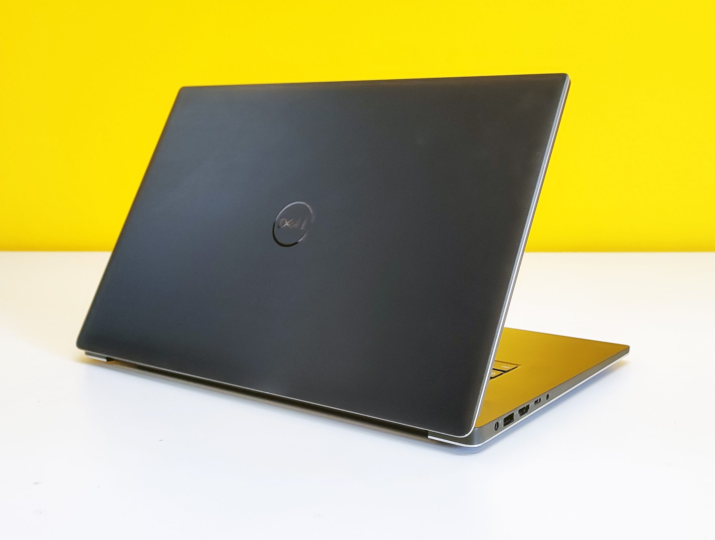 DELL Precision 5530 Notebook Workstation 15.6″ Full HD IPS | Intel Core i9-8950HK 2.9Ghz | Ram 32Gb | SSD NVMe 512Gb | Nvidia Quadro P2000 | WiFi HDMI Web Cam | Windows 11 Pro DELL Precision 5530 Notebook Workstation 15.6″ Full HD IPS | Intel Core i9-8950HK 2.9Ghz | Ram 32Gb | SSD NVMe 512Gb | Nvidia Quadro P2000 | WiFi HDMI Web Cam | Windows 11 Pro